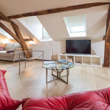 Suite Mana Ohana - Luxe Et Authenticite A 2 Pas De La Place Ducale Avec Parking Prive Charleville-Mezieres Bagian luar foto