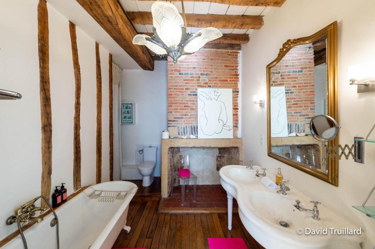 Suite Mana Ohana - Luxe Et Authenticite A 2 Pas De La Place Ducale Avec Parking Prive Charleville-Mezieres Bagian luar foto