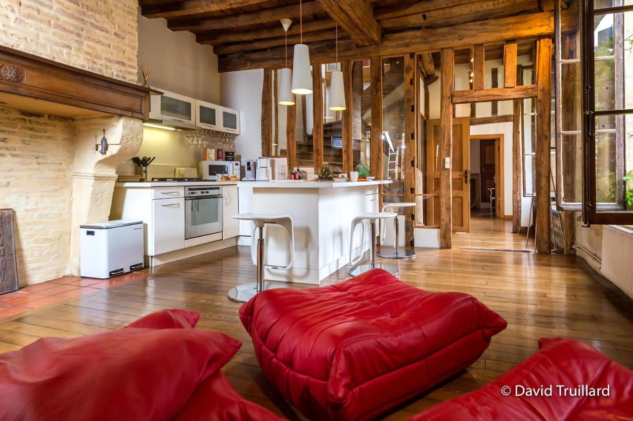 Suite Mana Ohana - Luxe Et Authenticite A 2 Pas De La Place Ducale Avec Parking Prive Charleville-Mezieres Bagian luar foto
