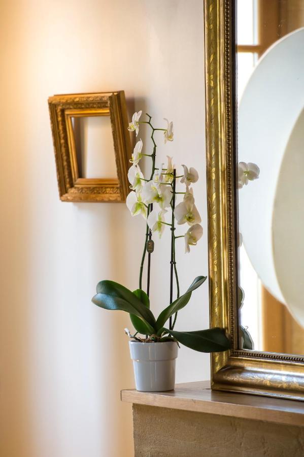 Suite Mana Ohana - Luxe Et Authenticite A 2 Pas De La Place Ducale Avec Parking Prive Charleville-Mezieres Bagian luar foto