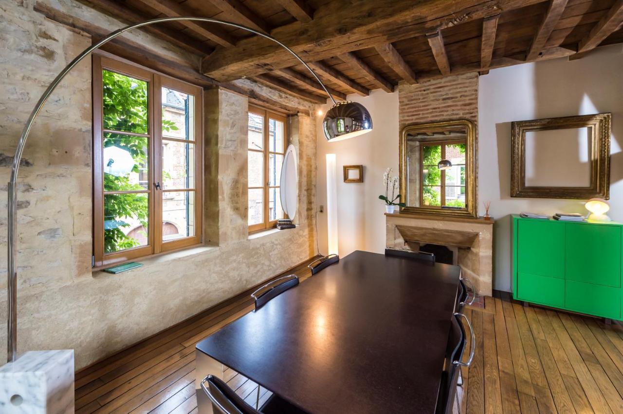 Suite Mana Ohana - Luxe Et Authenticite A 2 Pas De La Place Ducale Avec Parking Prive Charleville-Mezieres Bagian luar foto