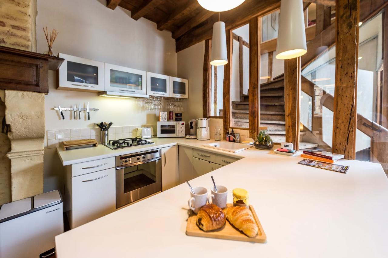 Suite Mana Ohana - Luxe Et Authenticite A 2 Pas De La Place Ducale Avec Parking Prive Charleville-Mezieres Bagian luar foto