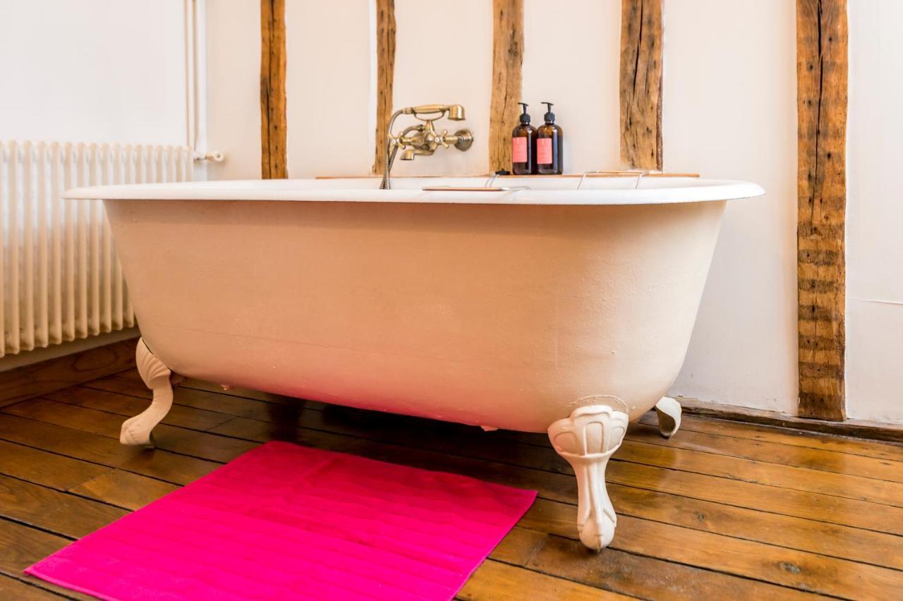 Suite Mana Ohana - Luxe Et Authenticite A 2 Pas De La Place Ducale Avec Parking Prive Charleville-Mezieres Bagian luar foto