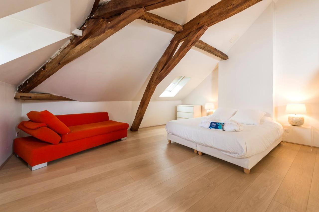 Suite Mana Ohana - Luxe Et Authenticite A 2 Pas De La Place Ducale Avec Parking Prive Charleville-Mezieres Bagian luar foto