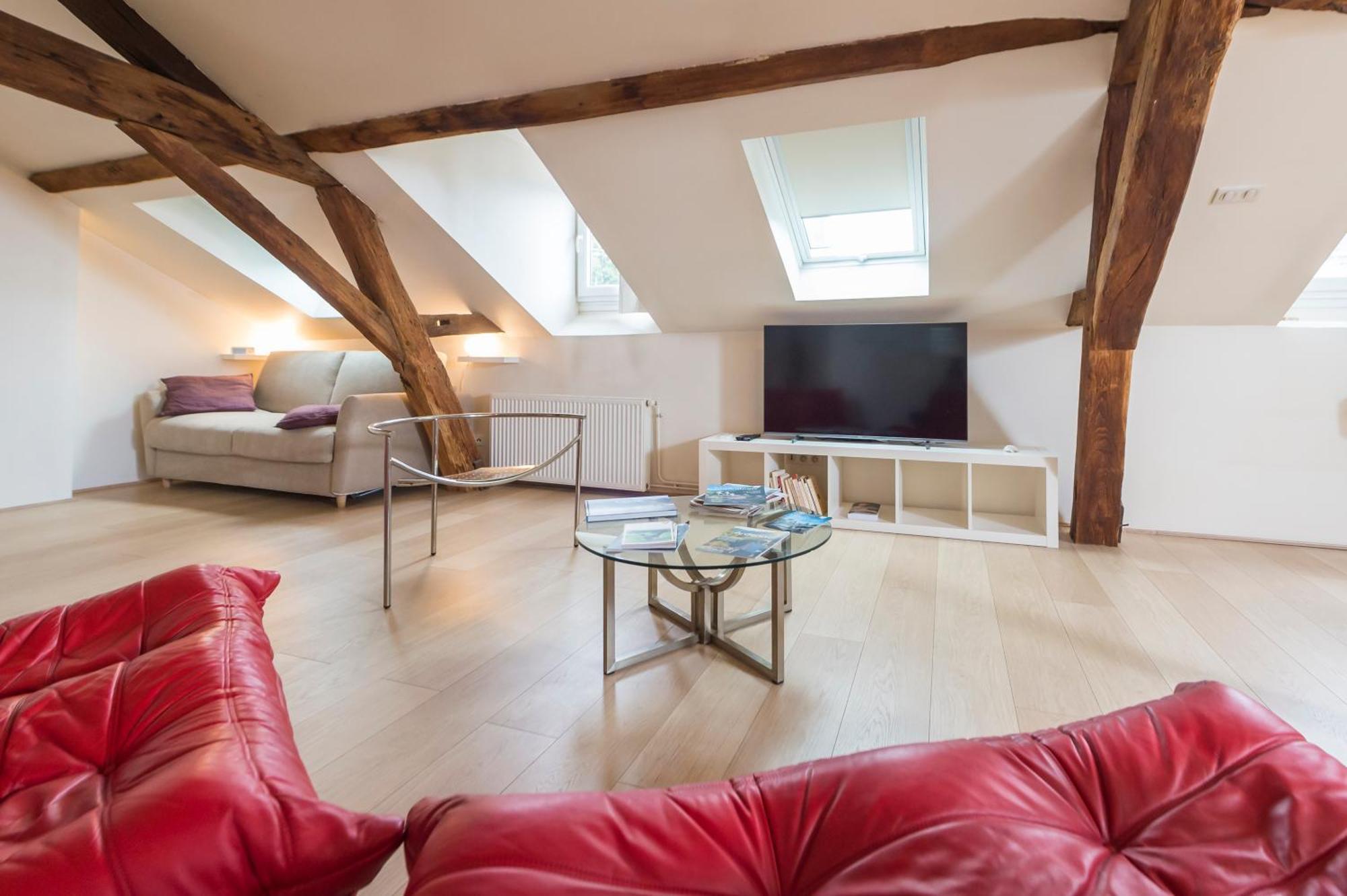 Suite Mana Ohana - Luxe Et Authenticite A 2 Pas De La Place Ducale Avec Parking Prive Charleville-Mezieres Bagian luar foto